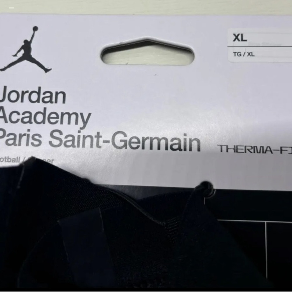 Jordan Academy Paris Saint-Germain Size XL Soccer Gloves Black Therma DV3249-010 - Picture 3 of 3